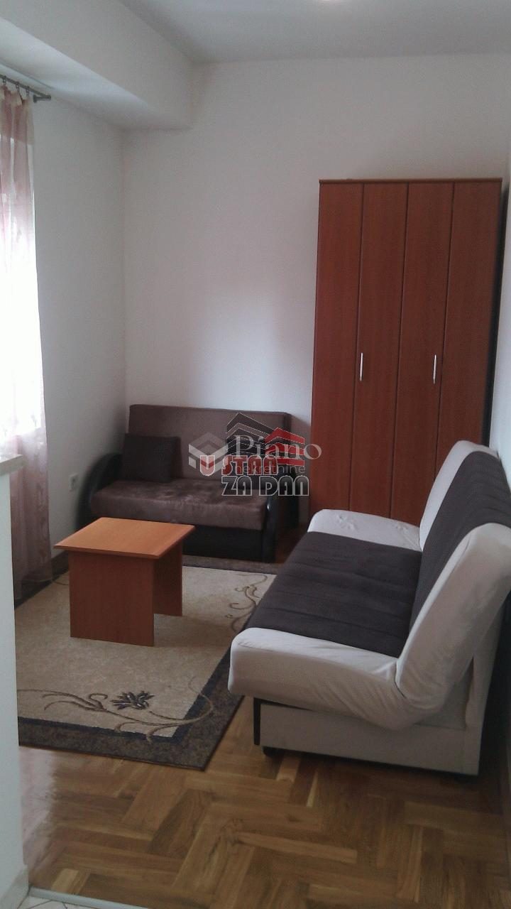 Namještena garsonjera preko puta Dječije bolnice